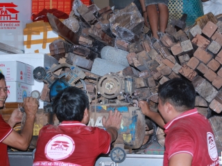 VẬN CHUYỂN GỖ CHO DỰ ÁN NHÀ GỖ 3 GIAN 8 CỘT  TẠI BÌNH ĐỊNH