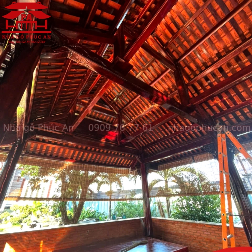 NHÀ 3 GIAN 8 CỘT CỔ LẦU