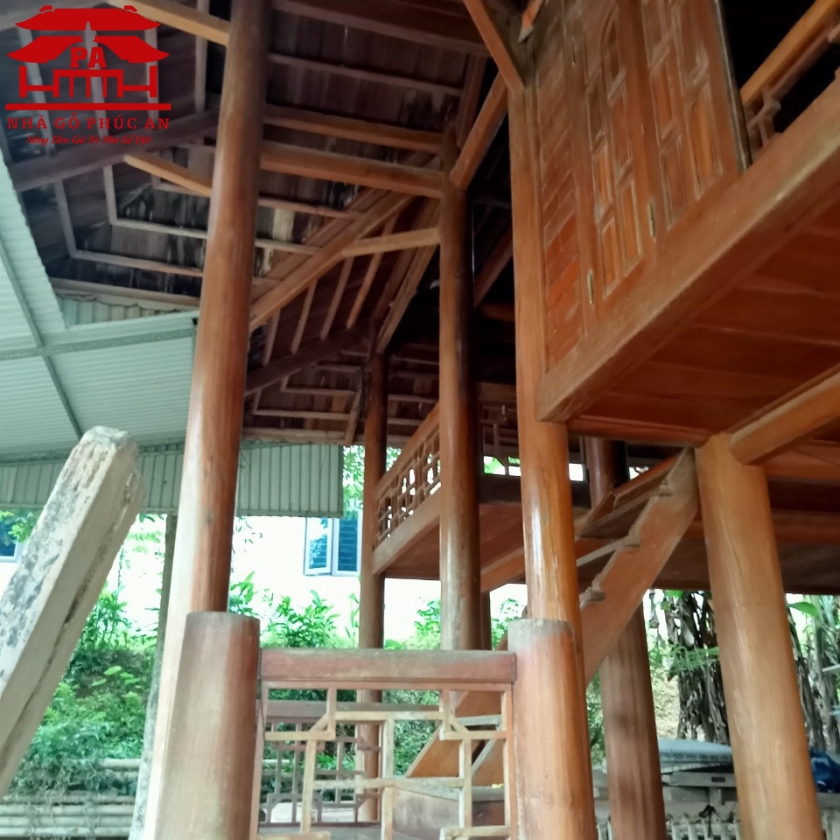 Nhà 3 gian ,2chái ,1 lồi.