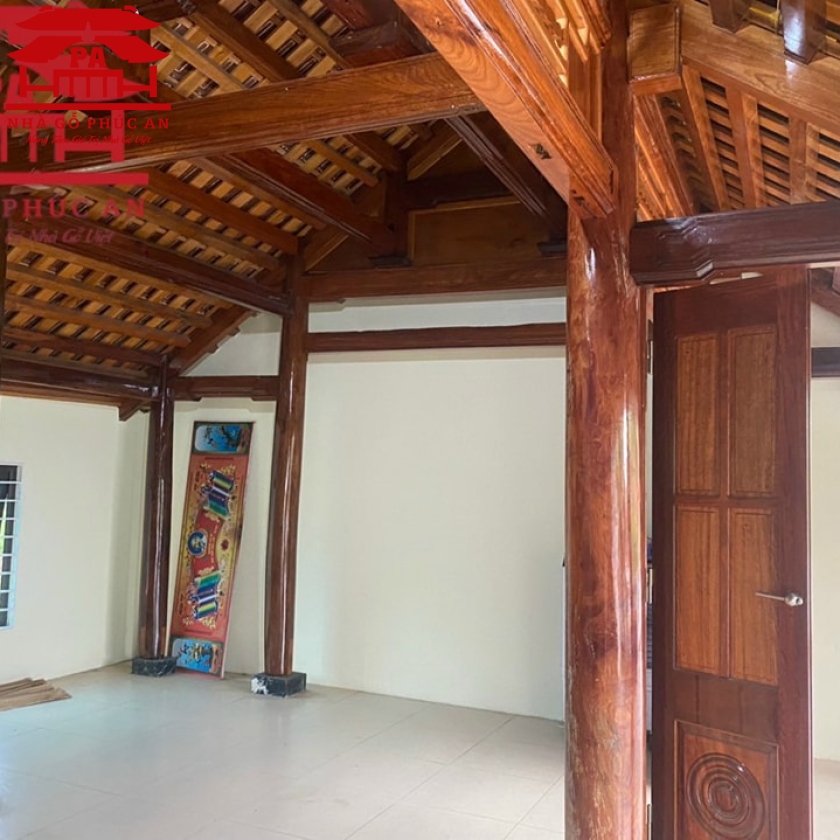 Nhà gỗ 3 gian. Gỗ Lim,Dỗi.