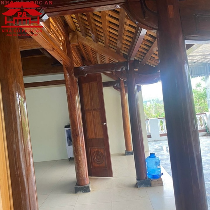 Nhà gỗ 3 gian. Gỗ Lim,Dỗi.