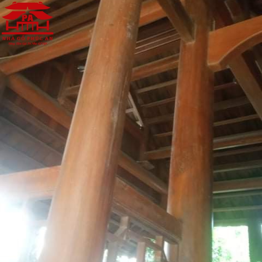 Nhà 3 gian ,2chái ,1 lồi.