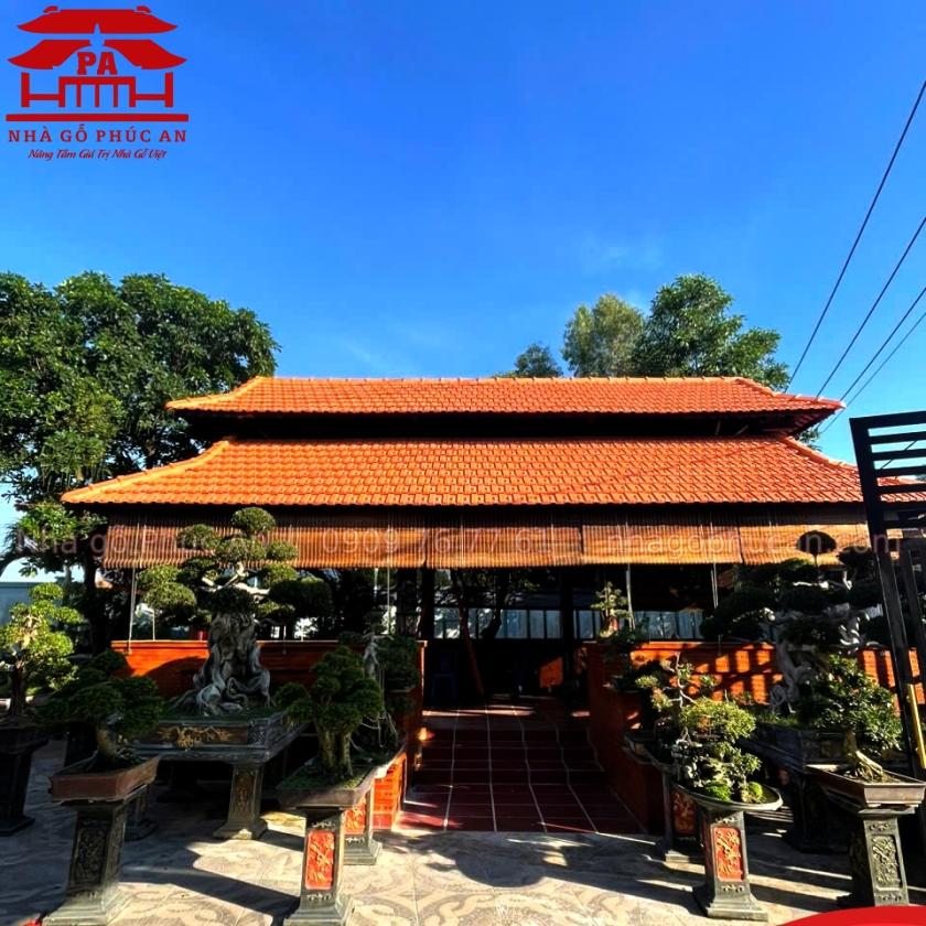 NHÀ 3 GIAN 8 CỘT CỔ LẦU