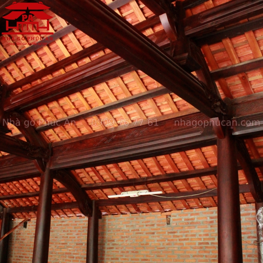 Nhà 3 gian 28 cột kẻ truyền