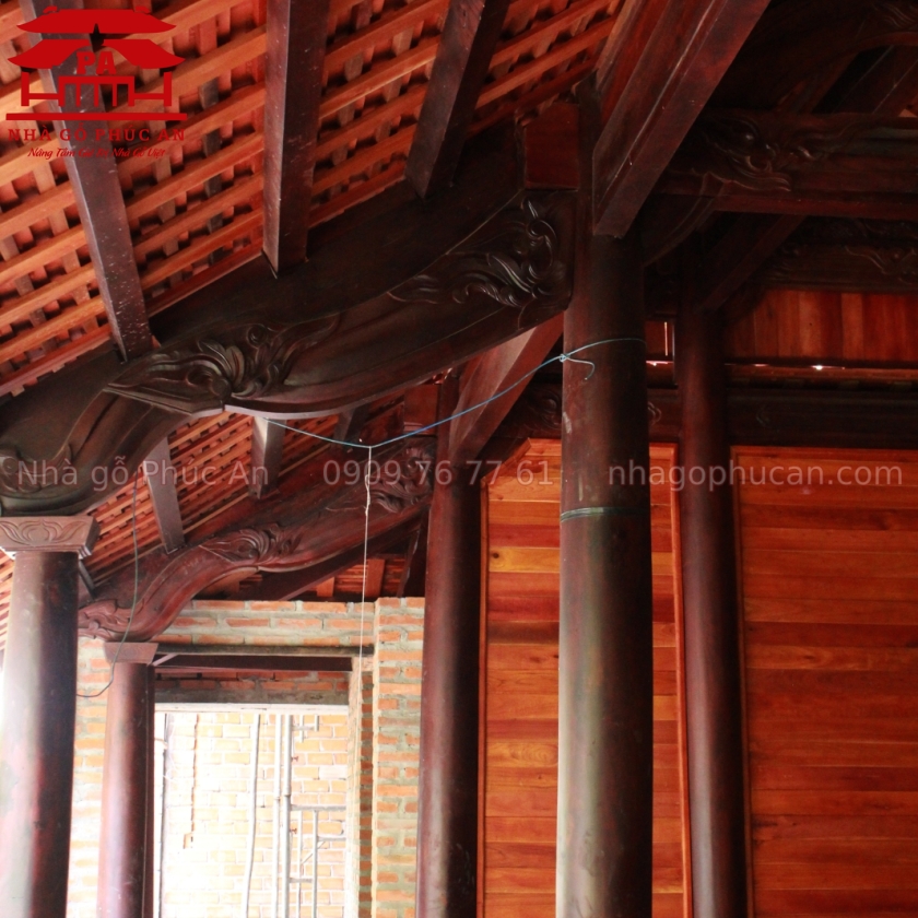 Nhà 3 gian 28 cột kẻ truyền