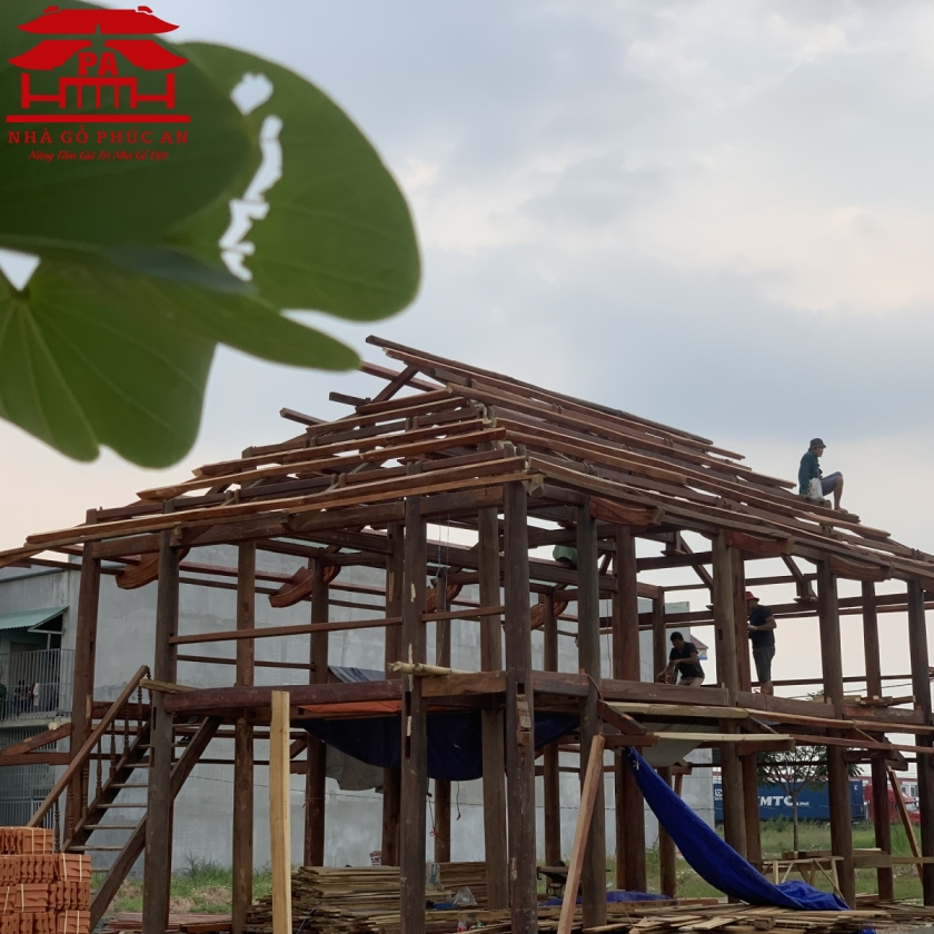 Nhà gỗ 3 gian, 2 chái