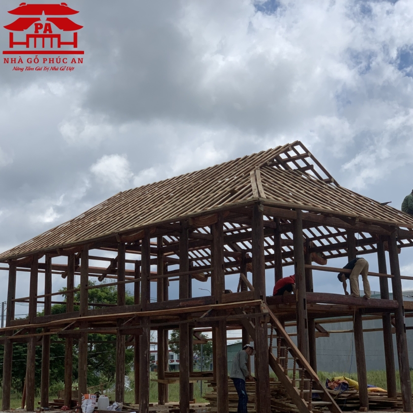 Nhà gỗ 3 gian, 2 chái