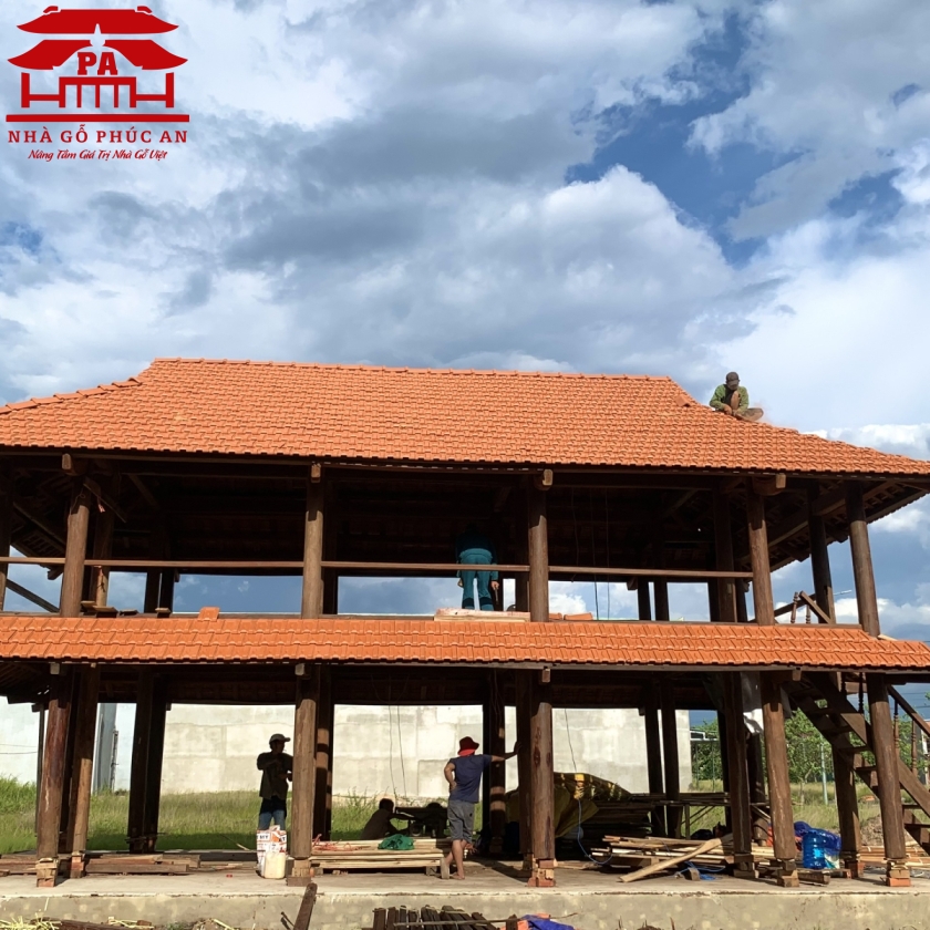 Nhà gỗ 3 gian, 2 chái