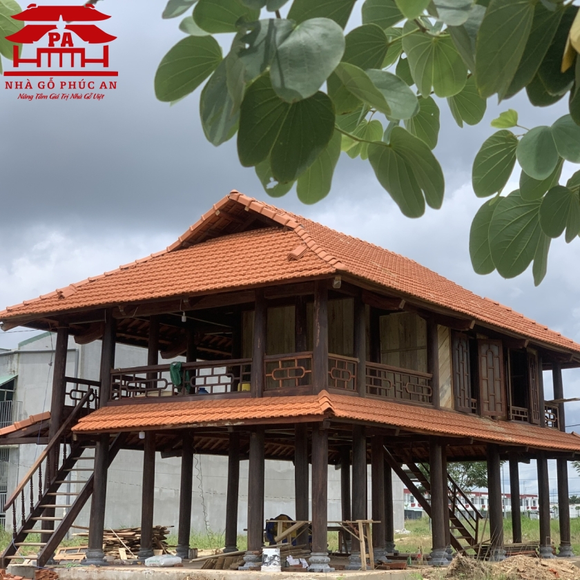 Nhà gỗ 3 gian, 2 chái