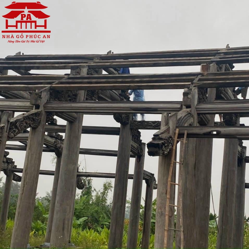 Nhà gỗ Táu Mật 100%. 5gian-2 chái.