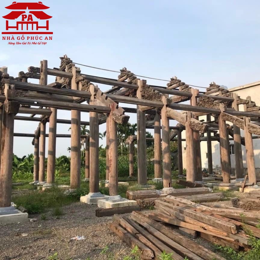 Nhà gỗ Táu Mật 100%. 5gian-2 chái.